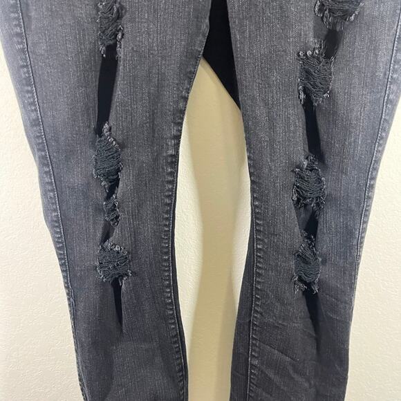 NWOT Torrid Women's Bombshell Skinny Premium Stretch High Rise Destructed Jeans - Picture 5 of 12